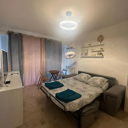 公寓 Cosy Avec Balcon, A 5 Min De La Et De Menton *