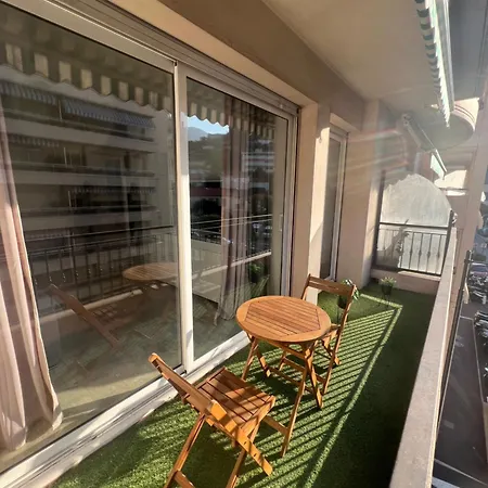 Cosy Avec Balcon, A 5 Min De La Et De Menton アパート
