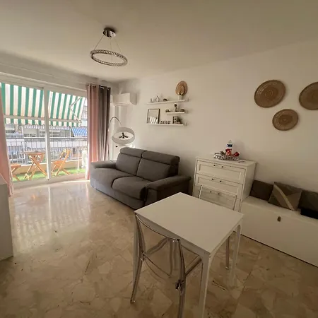 Cosy Avec Balcon, A 5 Min De La Et De Menton * Roquebrune-Cap-Martin