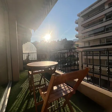 Cosy Avec Balcon, A 5 Min De La Et De Menton *