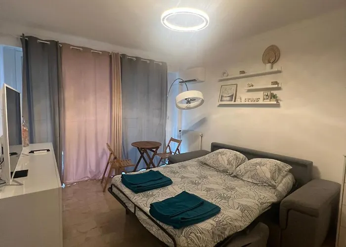 شقة Cosy Avec Balcon, A 5 Min De La Et De Menton *