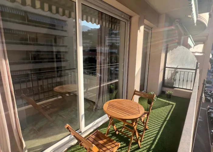 Cosy Avec Balcon, A 5 Min De La Et De Menton شقة